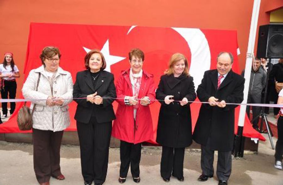 Atatürk Büstü ve Kütüphane açıldı 