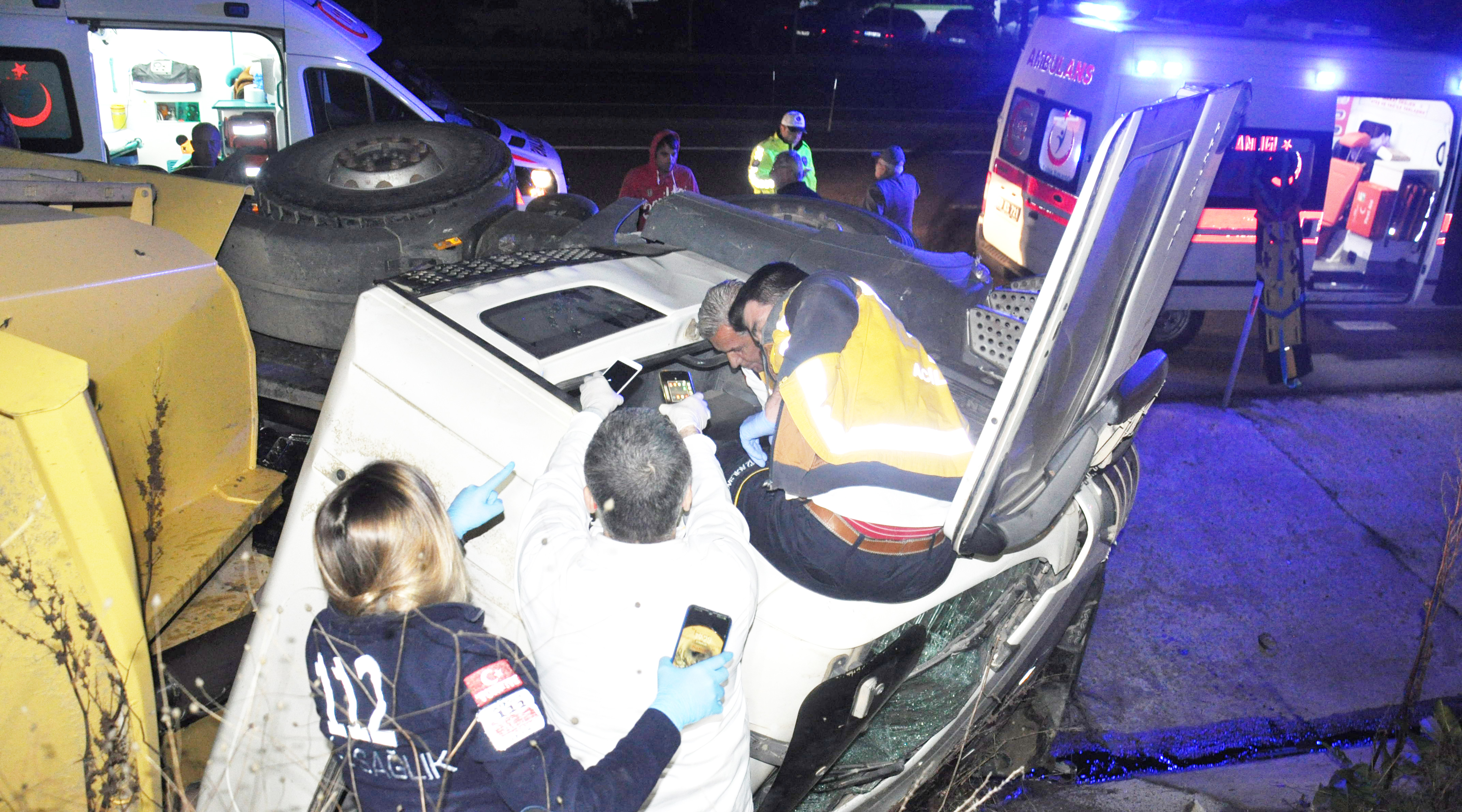 Kaza içinde kaza, kaza yerinde polise otomobil çarptı