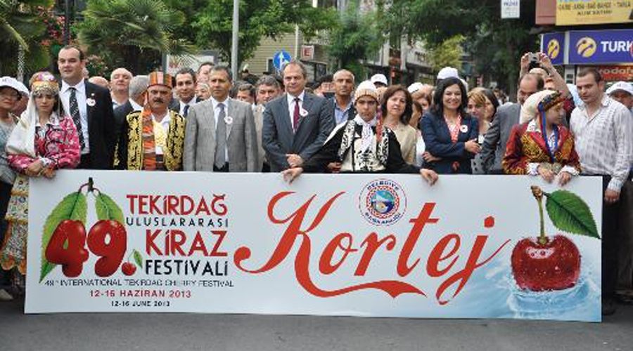  Kiraz Festivali Kortej Yürüyüşü düzenlendi