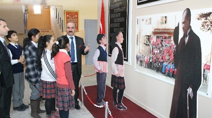  Okullara Atatürk Köşesi yapıldı