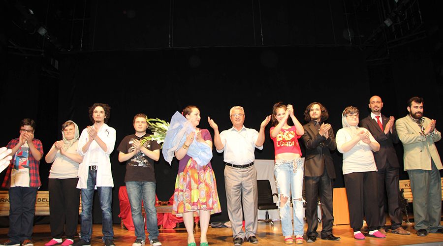  Kırklareli Belediyesi Tiyatro Topluluğu ilk oyunlarını sahneledi