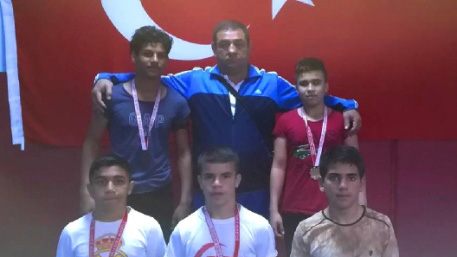 Edirne Belediyesi Güreş Takımı ikinci oldu