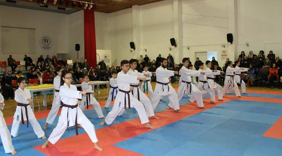 Karate kuşak terfi sınavları yapıldı