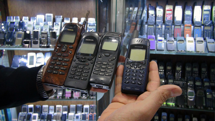 Akıllı olmayan cep telefonu satışları arttı