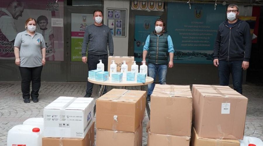 Belediyeden işletmelere maske ve dezenfektan desteği 
