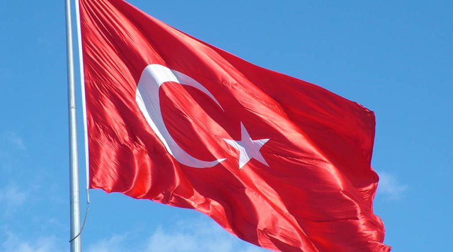 Türk Bayrağını yaktığı iddia edilen 4 kişi serbest 