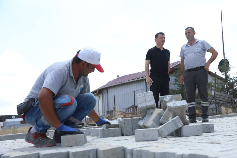 Başkan Çetin, devam eden altyapı ve üstyapı çalışmalarını inceledi