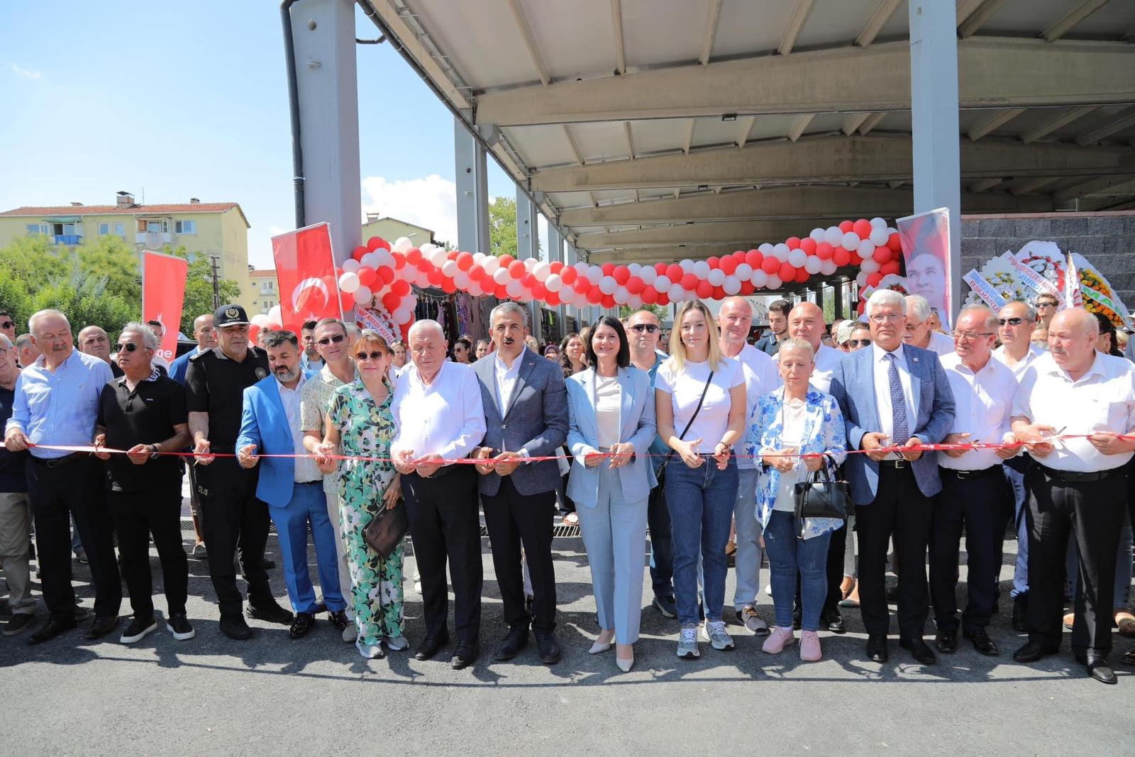 Yenilenen Cumartesi Pazarı yeniden hizmete açıldı