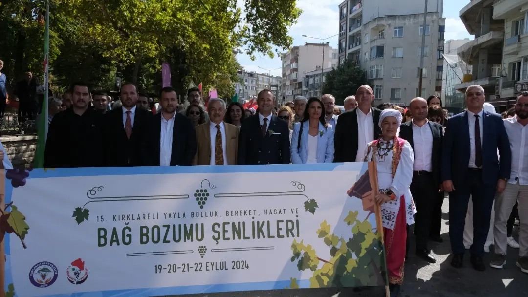 Bağ Bozumu Şenlikleri, açılış korteji ile başladı