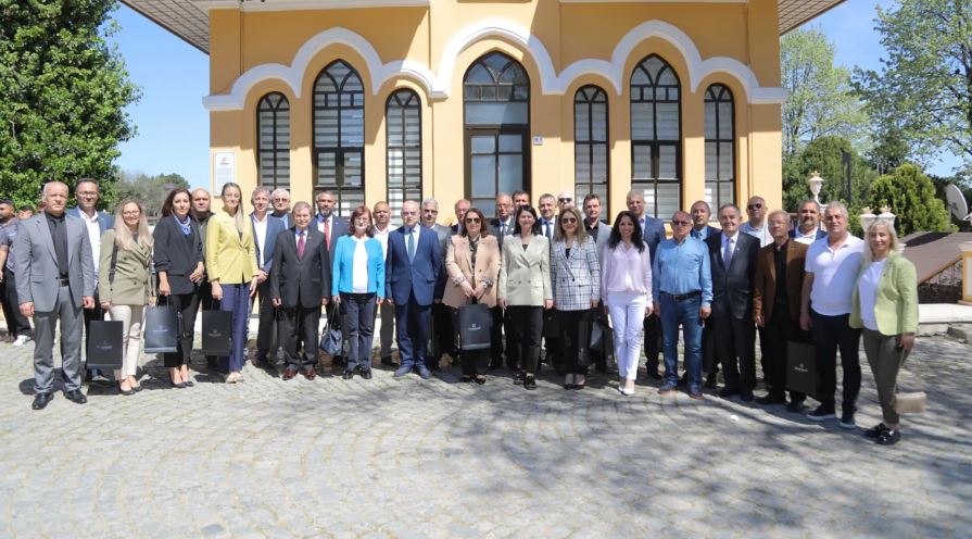 “Muhtarlarımızla güçlü mahalleler inşa etmeye devam edeceğiz”