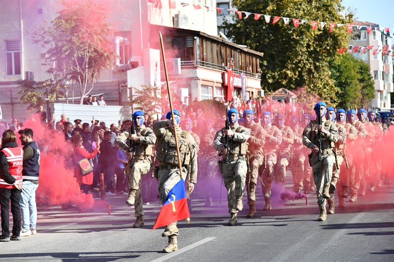 Vali Soytürk: Cumhuriyetimize hayat veren ruh, bugün de dimdik ayakta