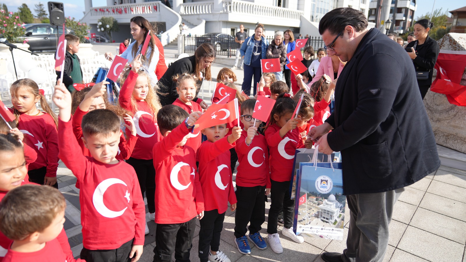 Belediye, çocuklar için bir merkezi daha faaliyete açtı  