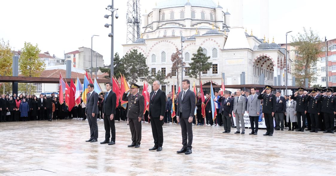 1881 Atatürk’ün doğum tarihidir, 1938 ise asla ölüm tarihi olamaz