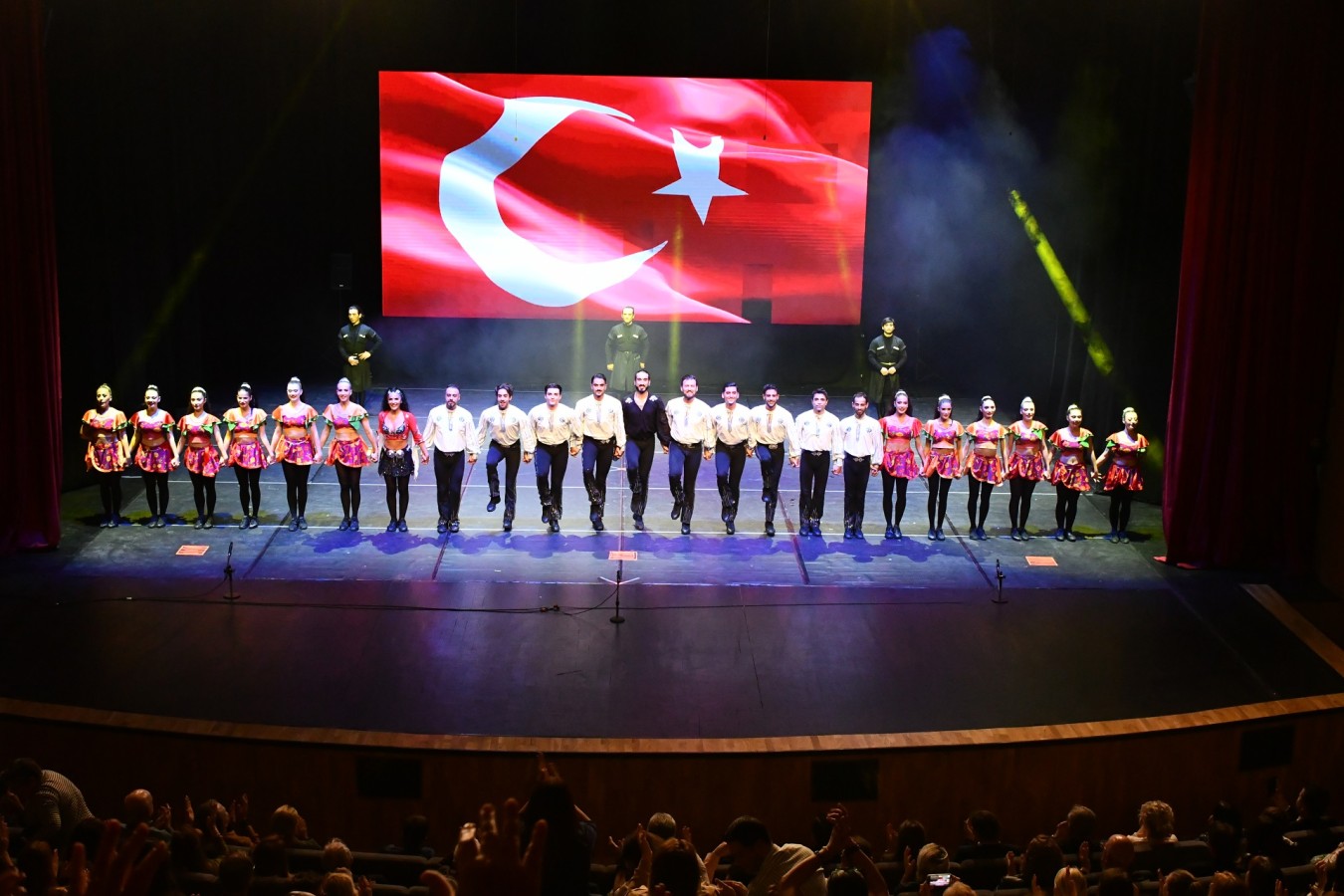 Anadolu Ateşi, Lüleburgaz’da sahne aldı