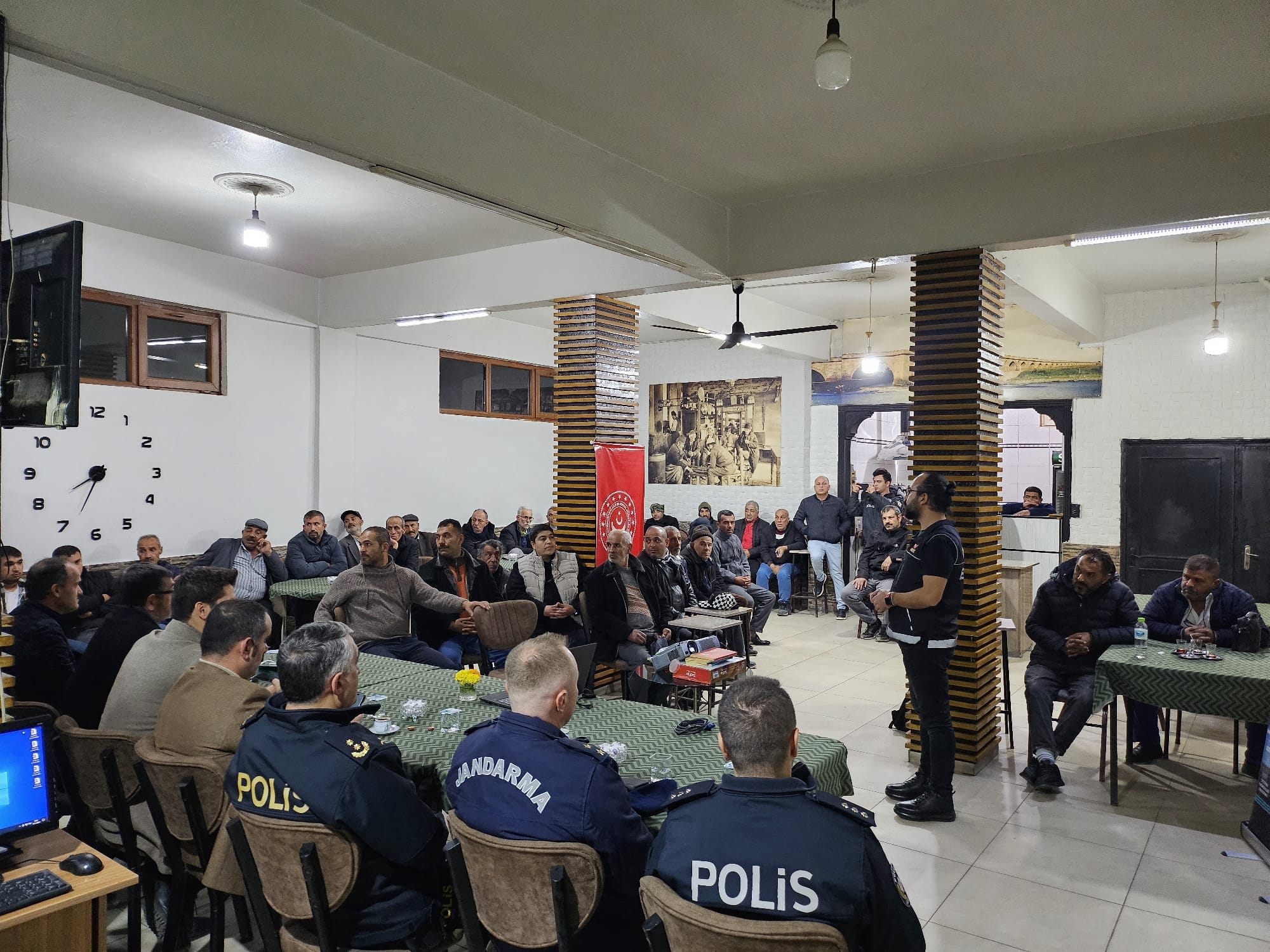 Bağımlılıkla mücadele eğitimleri Mescit Mahallesi’nde devam etti