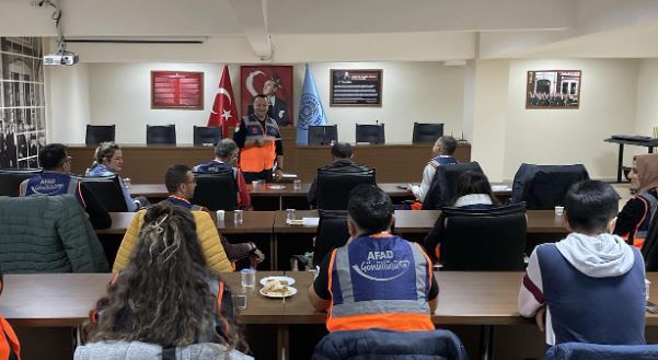 Muratlı’nın AFAD gönüllüleri toplantıda buluştu