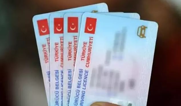 Eski tip sürücü belgeleri için yenileme süresi uzatıldı