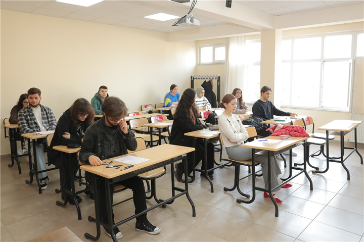 2025 Erasmus Öğrenci Hareketliliği Yabancı Dil Sınavı yapıldı 