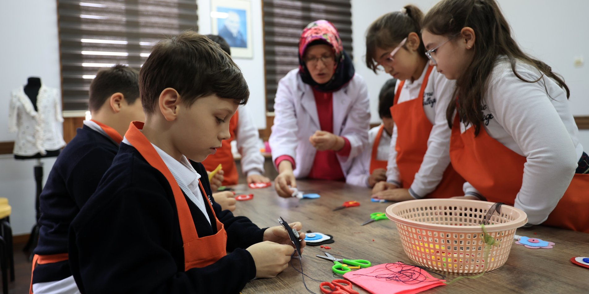 İlkokul öğrencileri, günlük yaşam becerilerini deneyimliyor