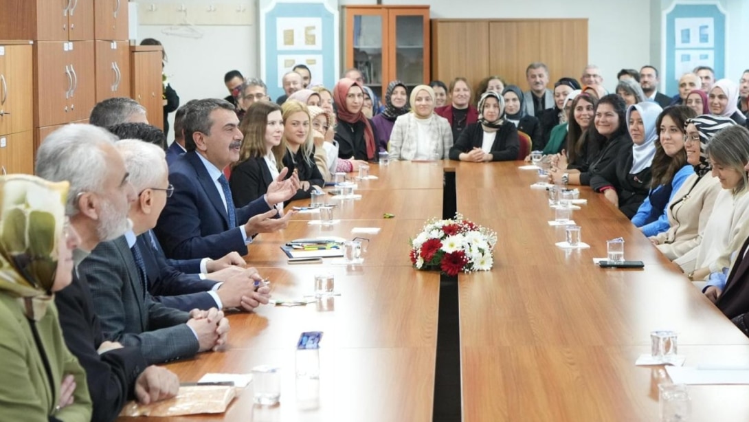 Öğretmenlik Mesleği Kariyer Basamakları Kılavuzu yayımlandı