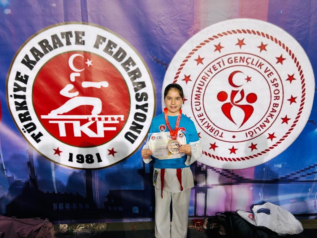 Karate Turnuvası’nda bronz madalyanın sahibi oldu