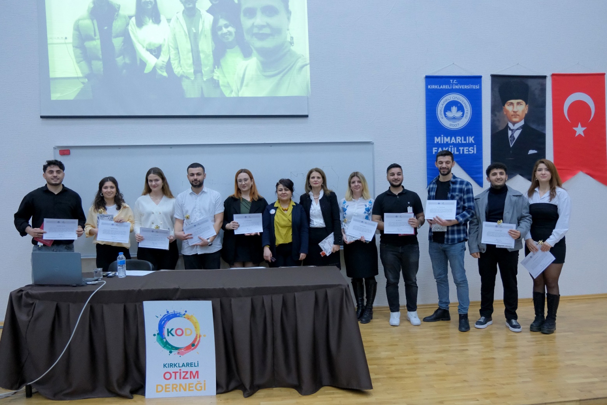 “Otizmli Çocuğa Sahip Annelerin Gözünden Mekân” Projesinin kapanışı yapıldı