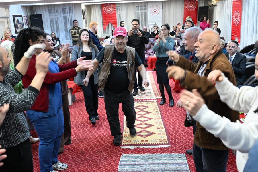 Vali Sezer, koca çınarlarla Sıra Gecesi’nde buluştu