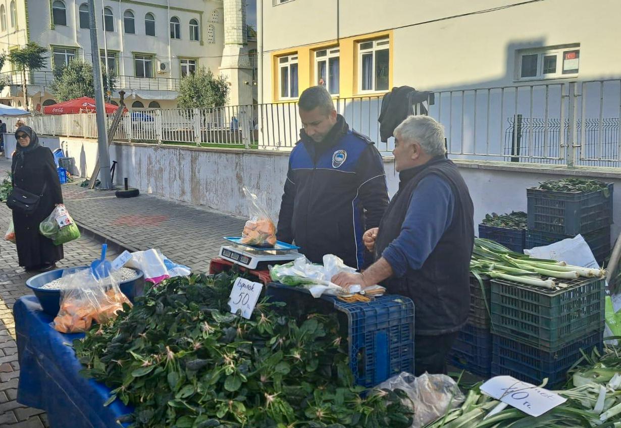 Zabıta ekipleri denetimlerini sürdürüyor