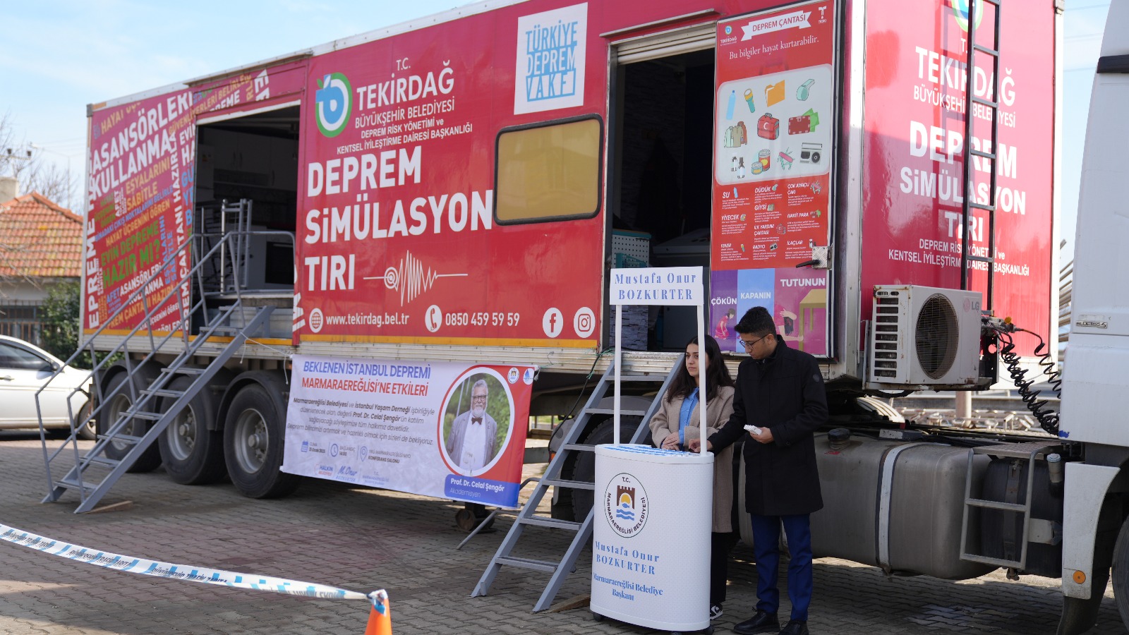 Vatandaşlar Deprem Simülasyon TIR’ı ile bilinçlendiriliyor