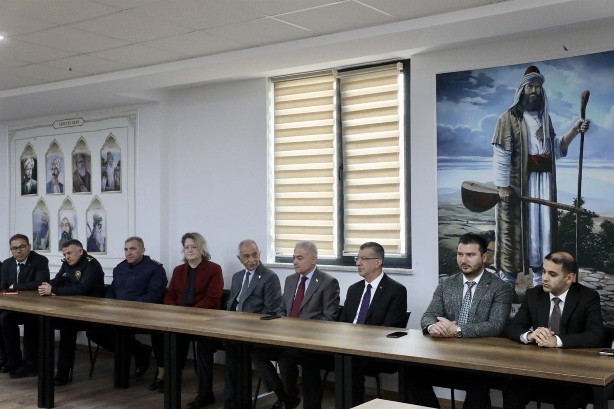 Vali Turan’dan Cemevlerine ziyaret