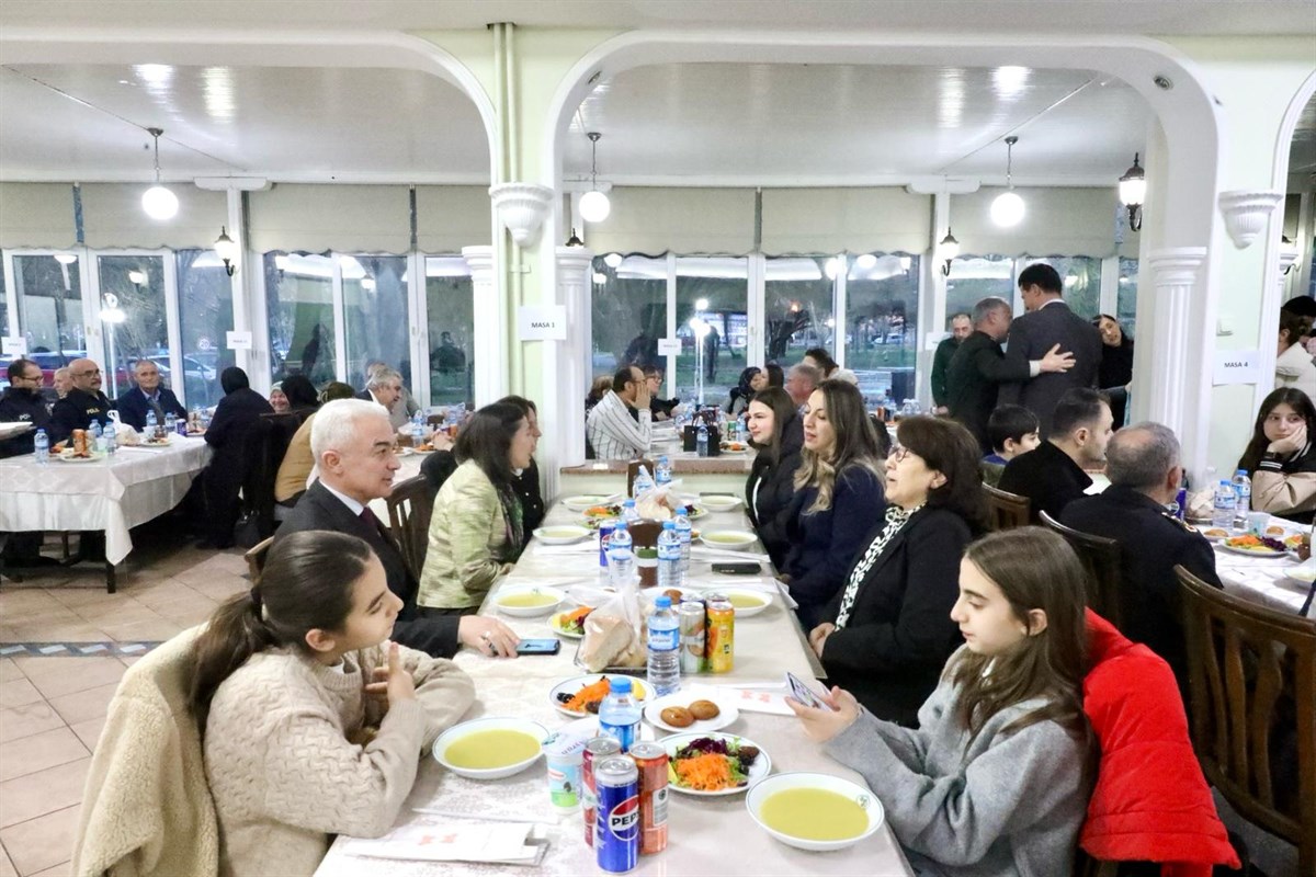 Vali Turan, şehit aileleri ve gazilerle iftarda bir araya geldi