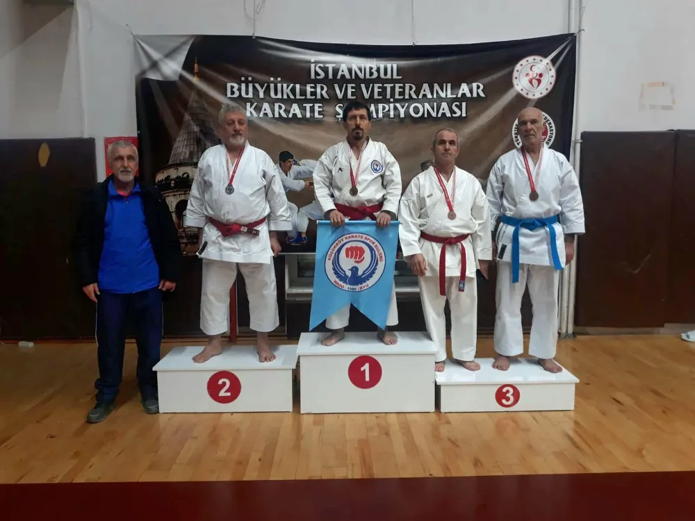 Belediyespor Karate Antrenörü Hamdi Çevik şampiyon oldu
