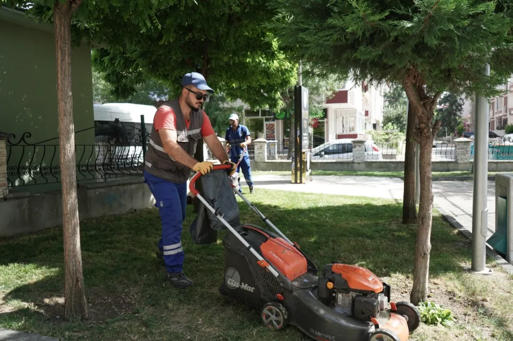 Belediye ekipleri çalışmalarını sürdürüyor