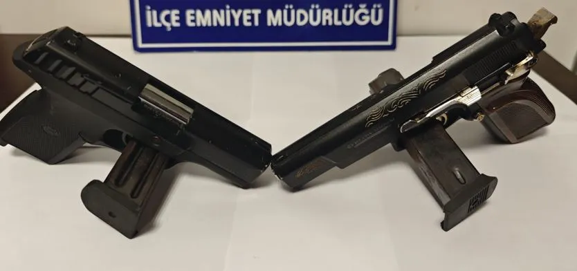 Kapaklı polisi, üç farklı noktada ruhsatsız silah ele geçirdi