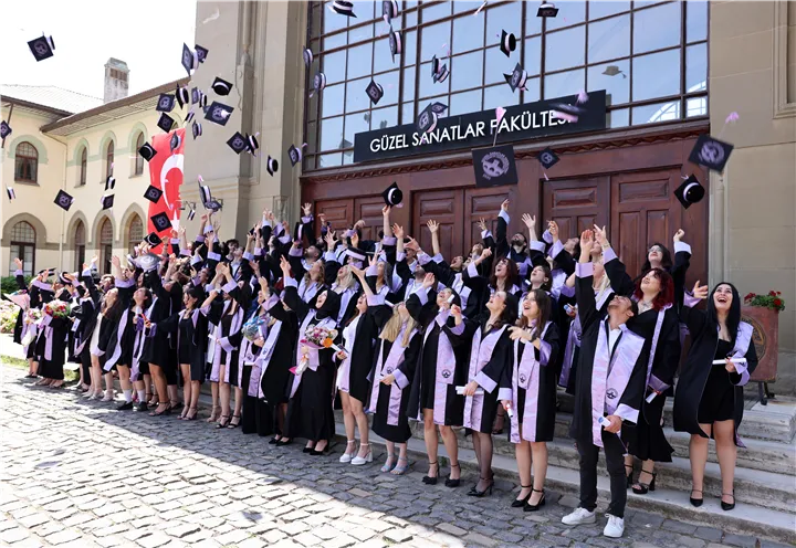 Güzel Sanatlar Fakültesi’nde 2024 yılı mezunları uğurlandı