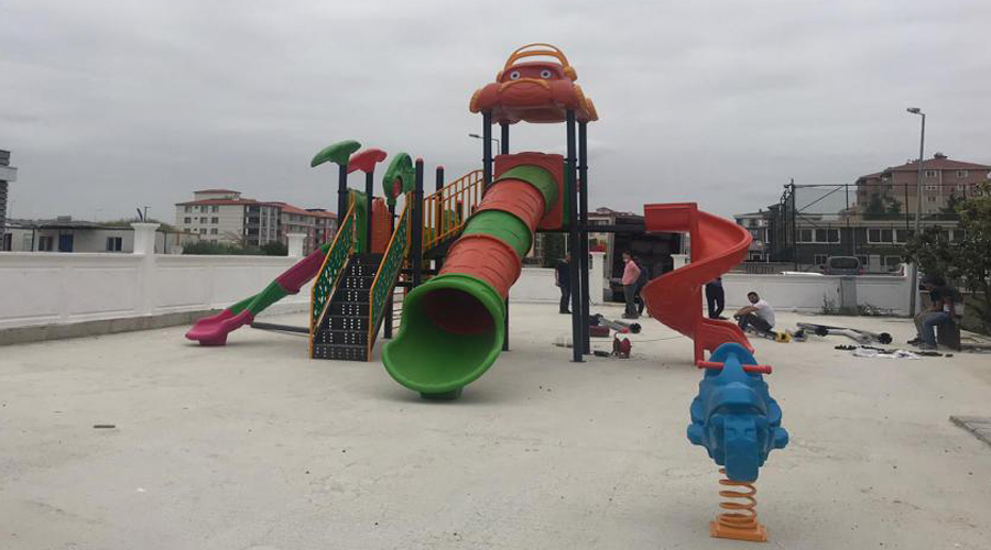 Birçok mahallede eş zamanlı çocuk parkı yapılıyor