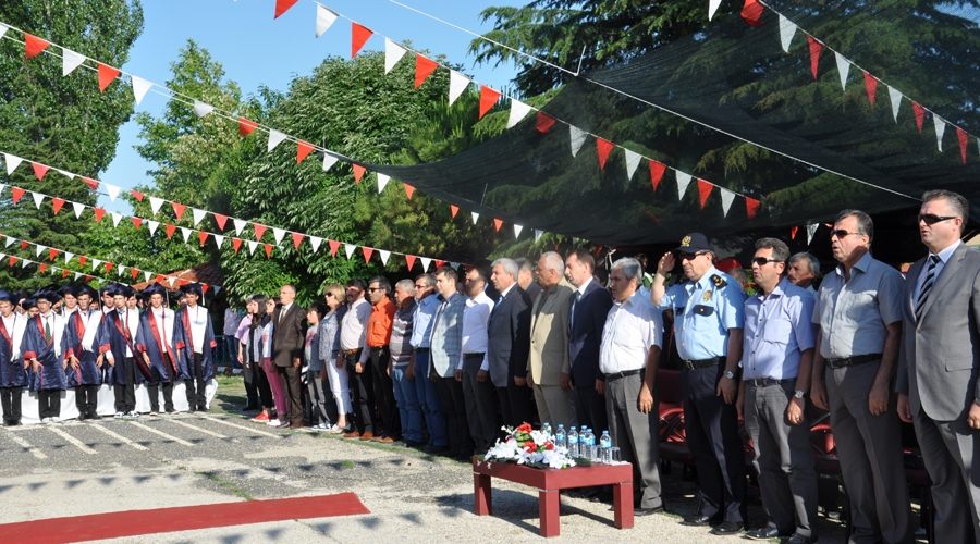 Öğrencilerin mezuniyet coşkusu