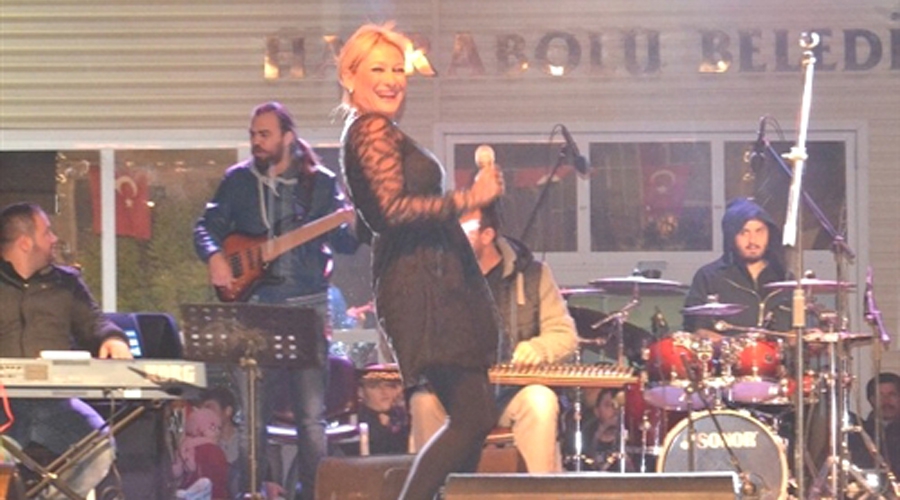  Popçu Zeynep, Hayrabolu’da sahne aldı