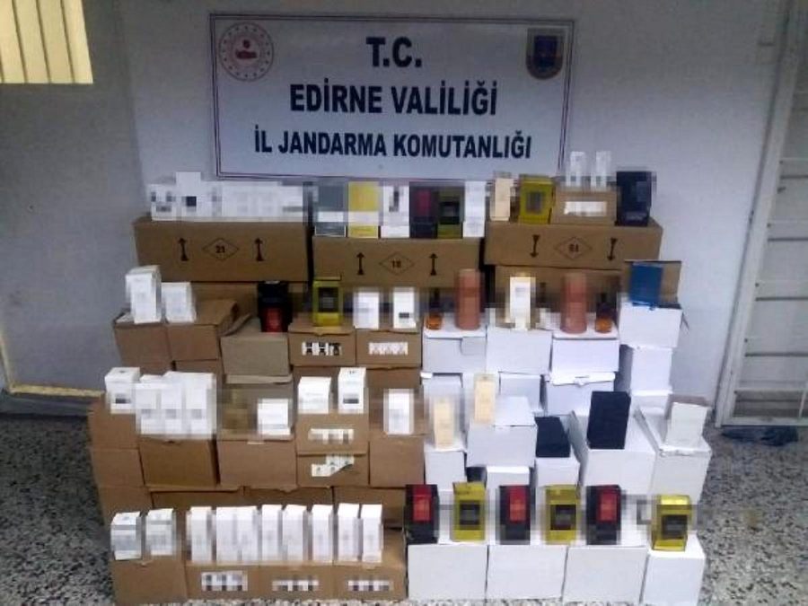 Bin 312 şişe kaçak parfüm ele geçirildi
