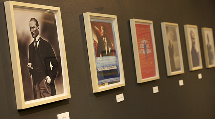 Sanatçı Yorumlarıyla Atatürk Sergisi açıldı