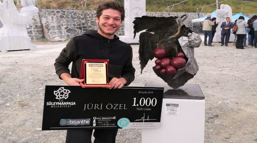 Serghei Gulpea heykel yarışmasında ödülünü aldı