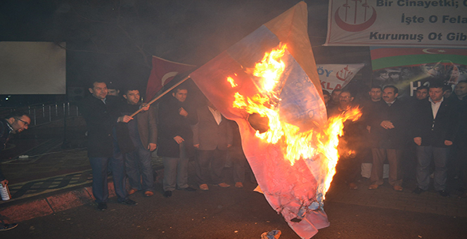 Alperenler Hocalı Katliamı'nı unutmadı