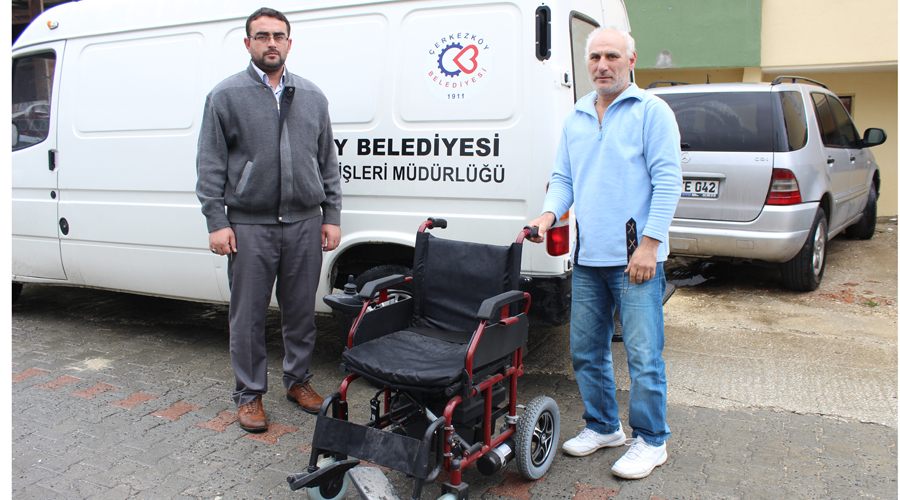Belediye 4 engelli aracı verdi