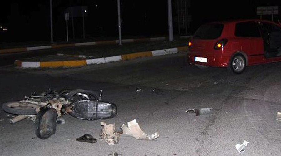 Otomobil motosiklete çarptı: 1 ölü 