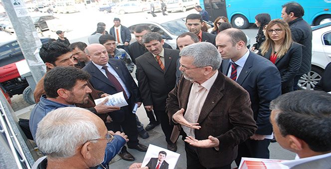 MHP'li adaylar işsizlere iş vaadinde bulundu